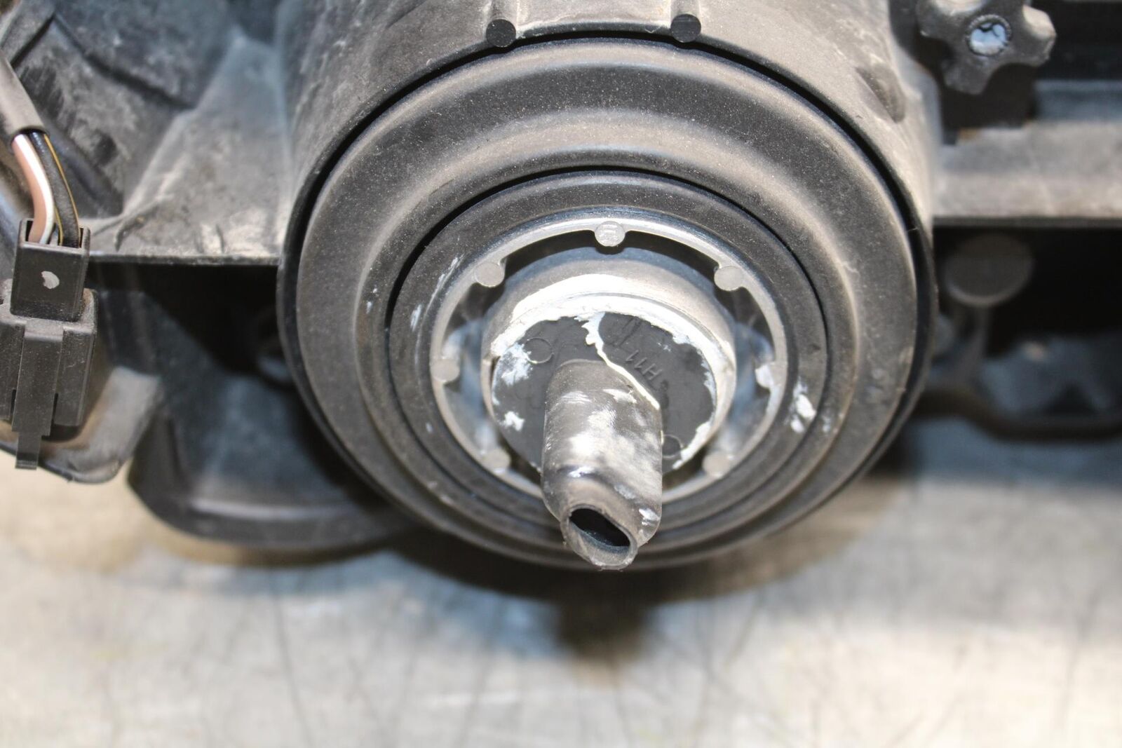 2009 Kawasaki Ninja ZX6R ZX600R FRONT HEADLIGHT HEAD LIGHT LAMP 23007-0101 BB548