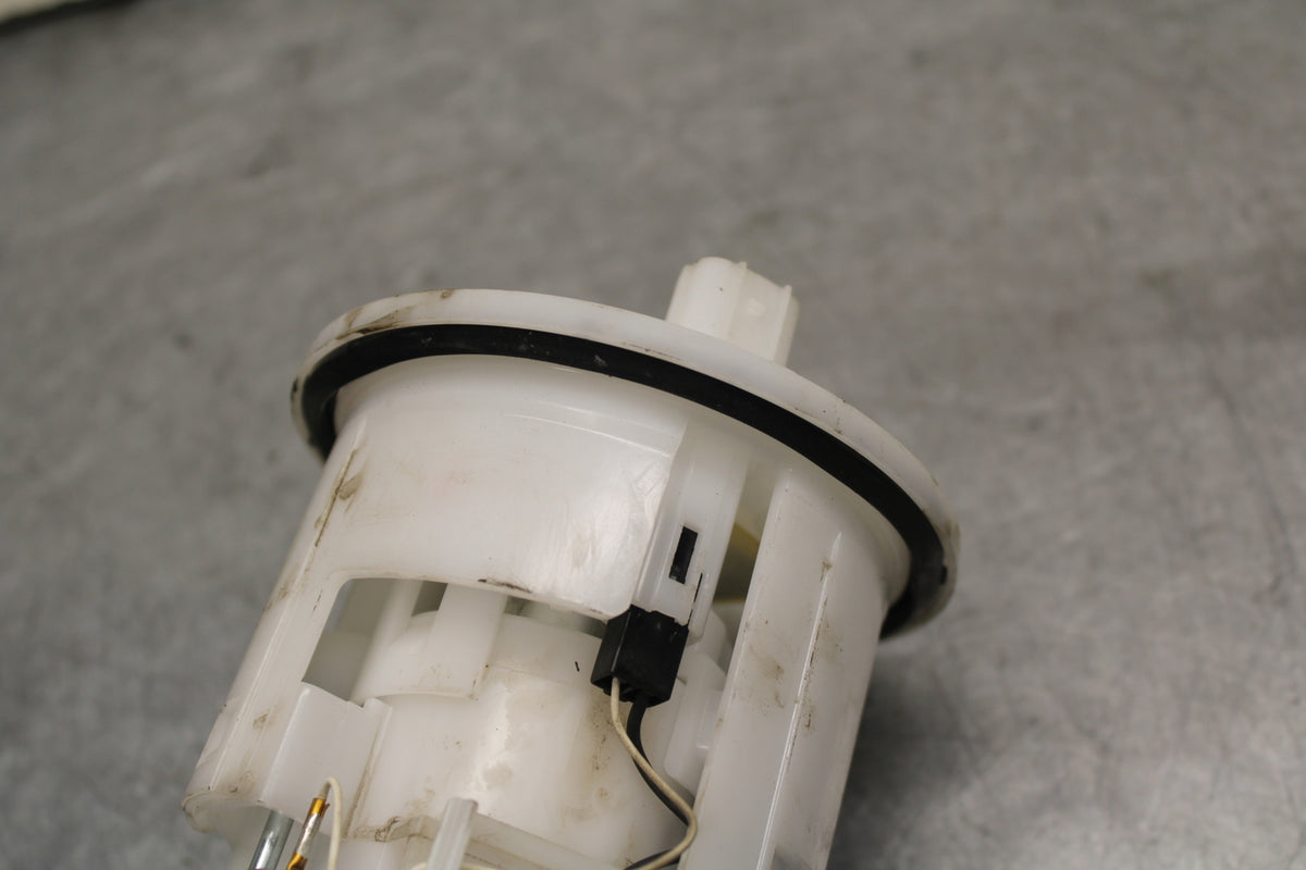 09-14 YAMAHA YZF R1 FUEL PUMP GAS PETROL SENDER UNIT 14B-13907-20-00 BB696