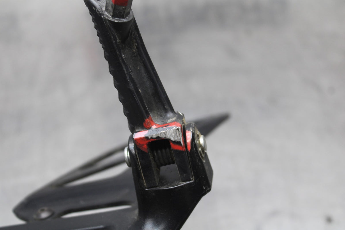 24-25 SUZUKI GSXR1000 LEFT REARSET REAR SET DRIVER FOOT PEG REST STOP BB767