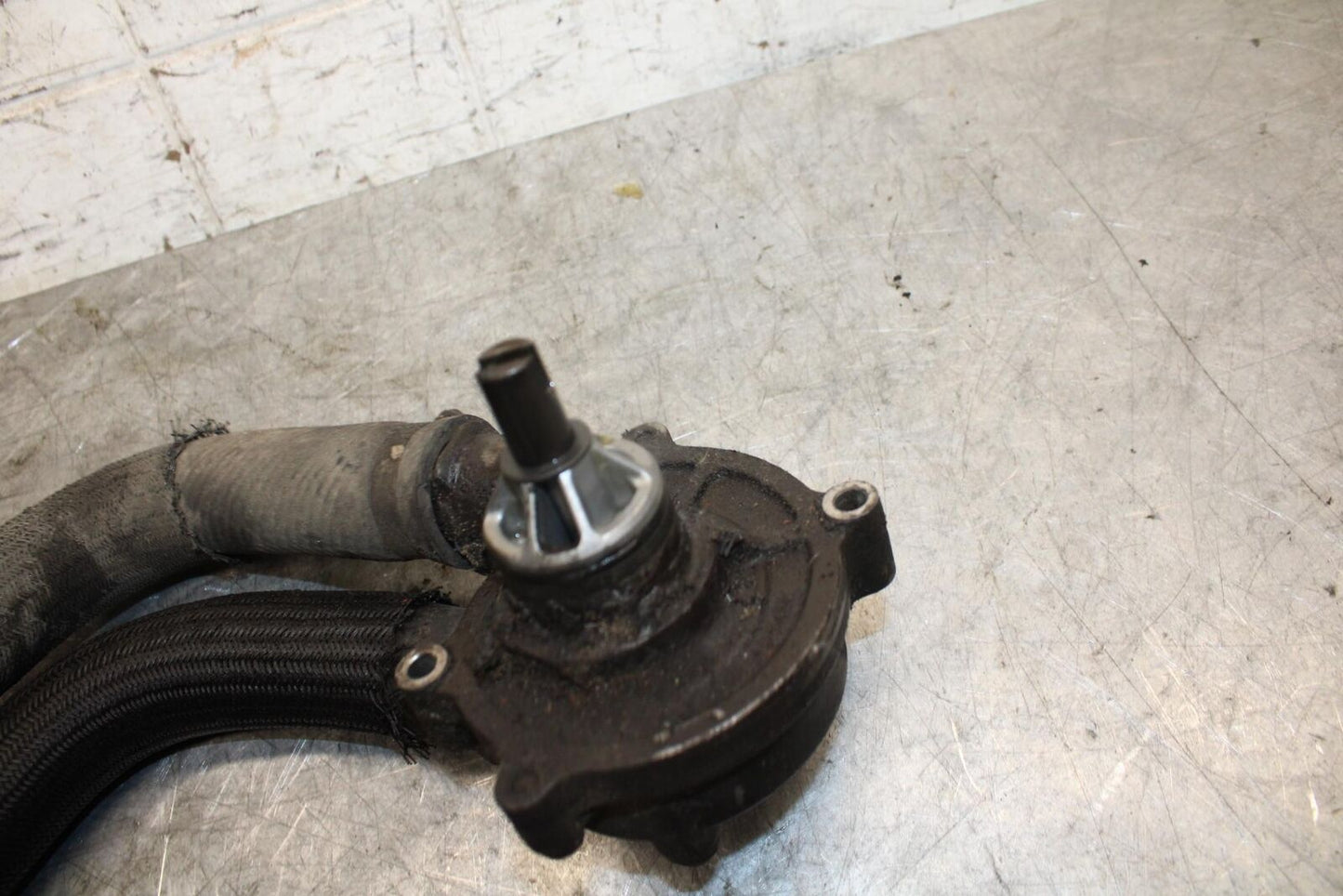 2007 Suzuki GSXR600 ENGINE WATER COOLANT PUMP  17400-01H00 BB540