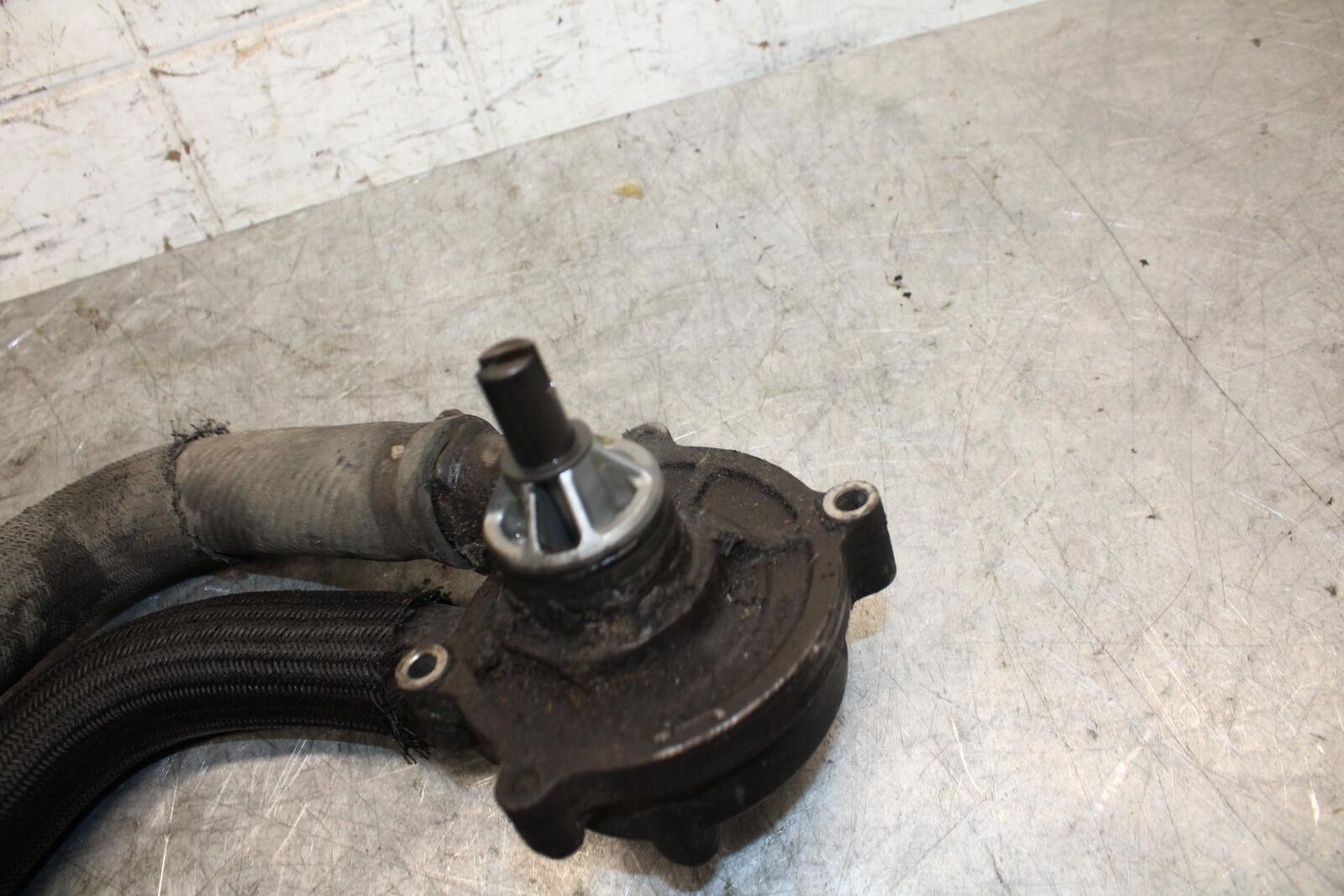 2007 Suzuki GSXR600 ENGINE WATER COOLANT PUMP  17400-01H00 BB540