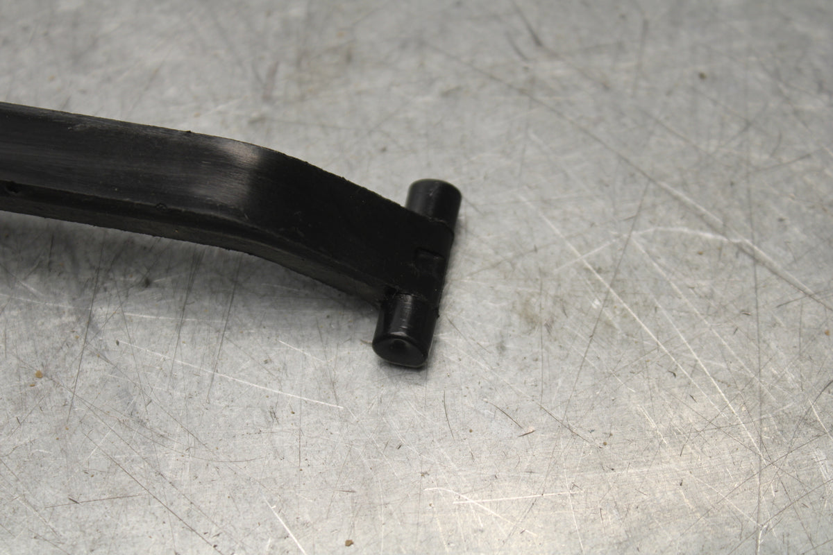 2004 Yamaha Raptor 660R YFM660R CAM CHAIN GUIDE BB695