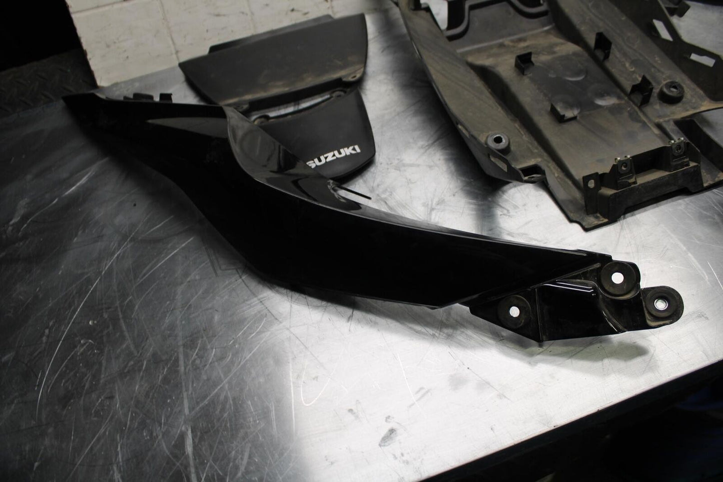 17-23 SUZUKI GSXR 250 GSX250RL8 BLACK REAR BACK TAIL FAIRING COWL SHROUD BB490