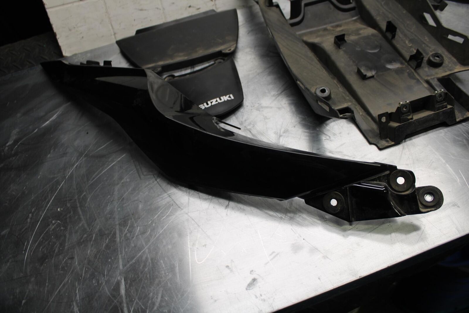 17-23 SUZUKI GSXR 250 GSX250RL8 BLACK REAR BACK TAIL FAIRING COWL SHROUD BB490