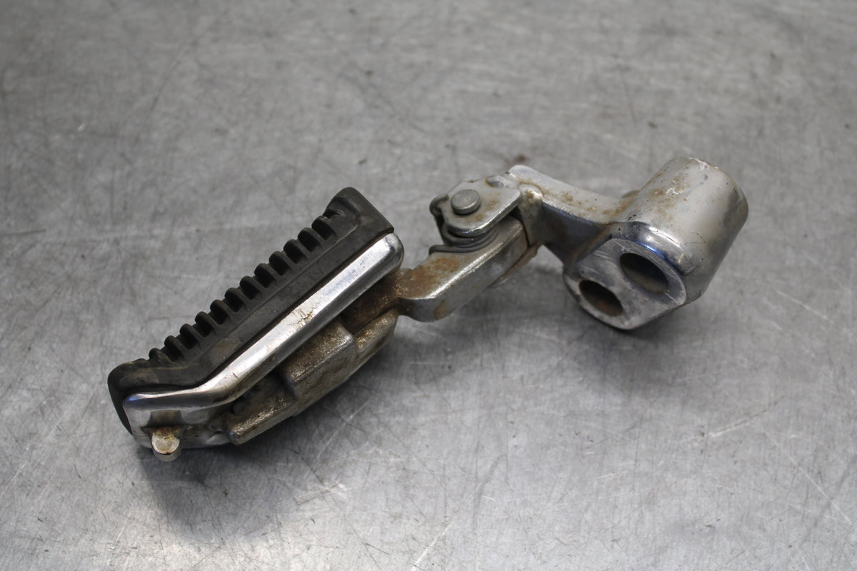 85-86 SUZUKI MADURA 1200 RIGHT FRONT FOOT REST PEG STEP  BB691
