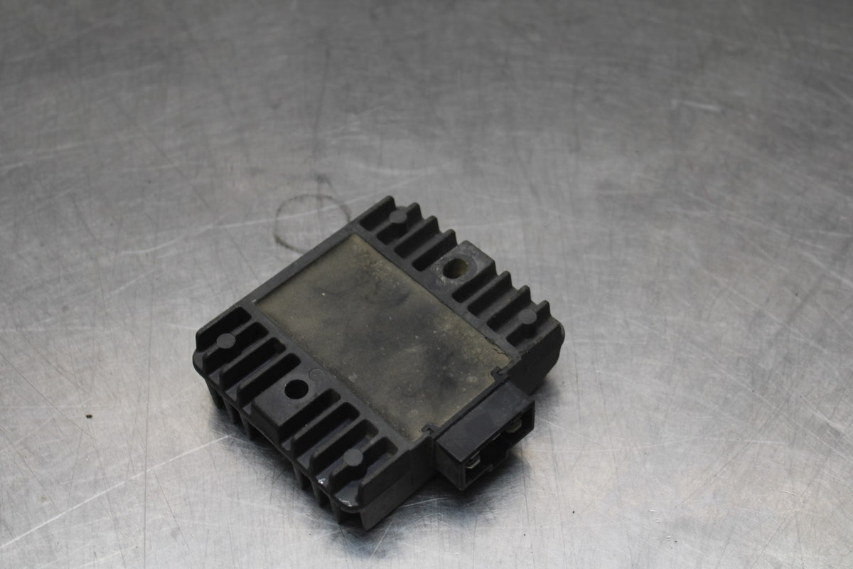 05 YAMAHA YZF R6 RECTIFIER VOLTAGE REGULATOR BB814