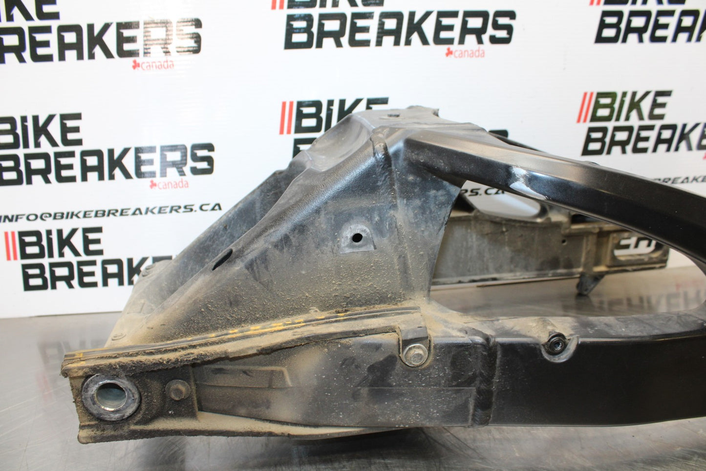06-07 SUZUKI GSXR 600 REAR SWINGARM BACK SUSPENSION SWING ARM BB170