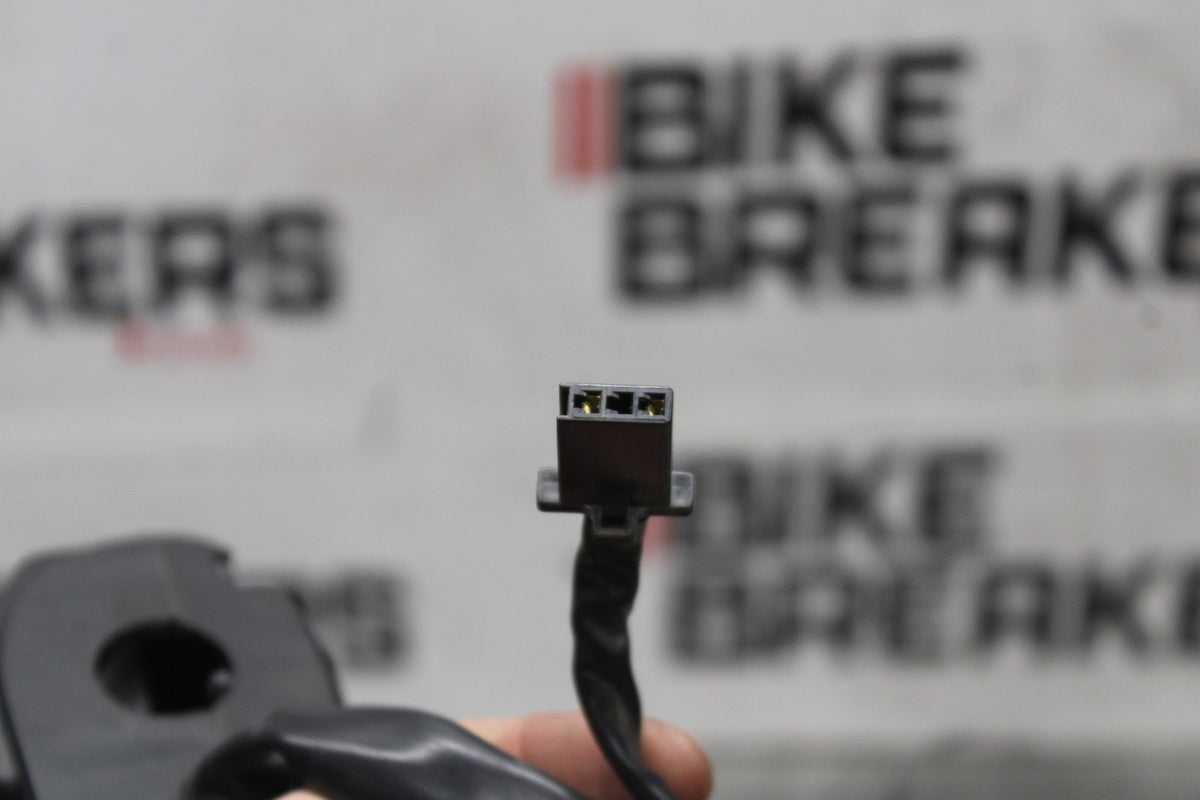 24-25 KAWASAKI NINJA ZX6R LEFT CLIP ON HANDLE HORN SIGNALS SWITCHES BB939