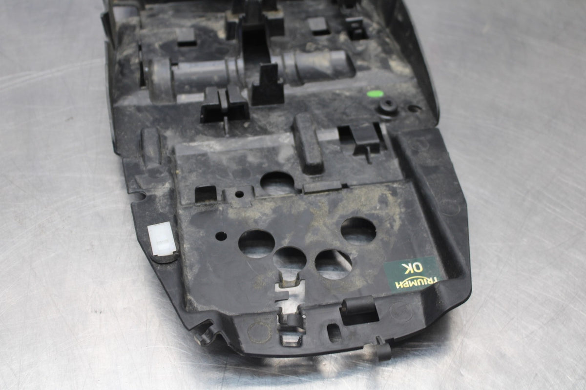 20 TRIUMPH STREET TRIPLE 765 REAR BACK TAIL UNDERTAIL BATTERY TRAY PLASTIC BB864
