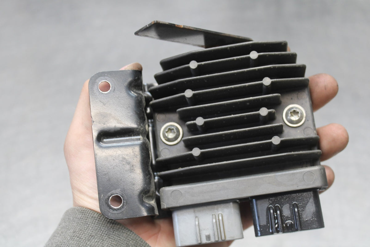 17-20 BMW S1000R RECTIFIER VOLTAGE REGULATOR BB909