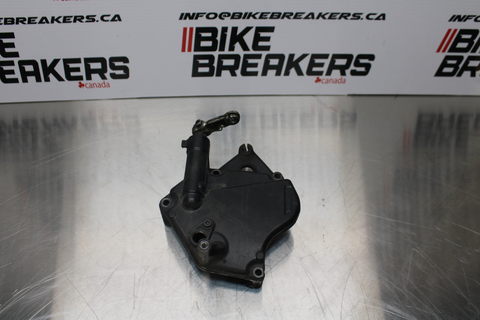 11 SUZUKI GSXR1000 ENGINE SPROCKET COVER BB142