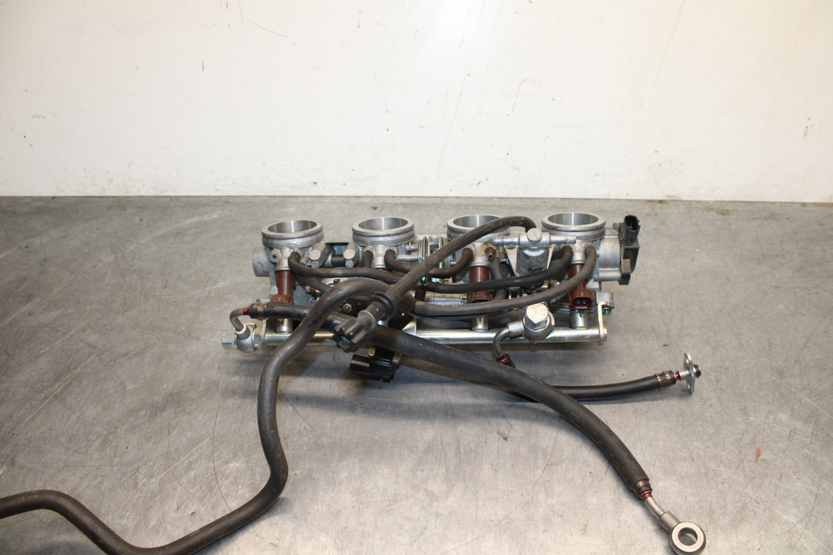 06-07 HONDA CBR1000RR MAIN FUEL INJECTORS / THROTTLE BODIES BB756