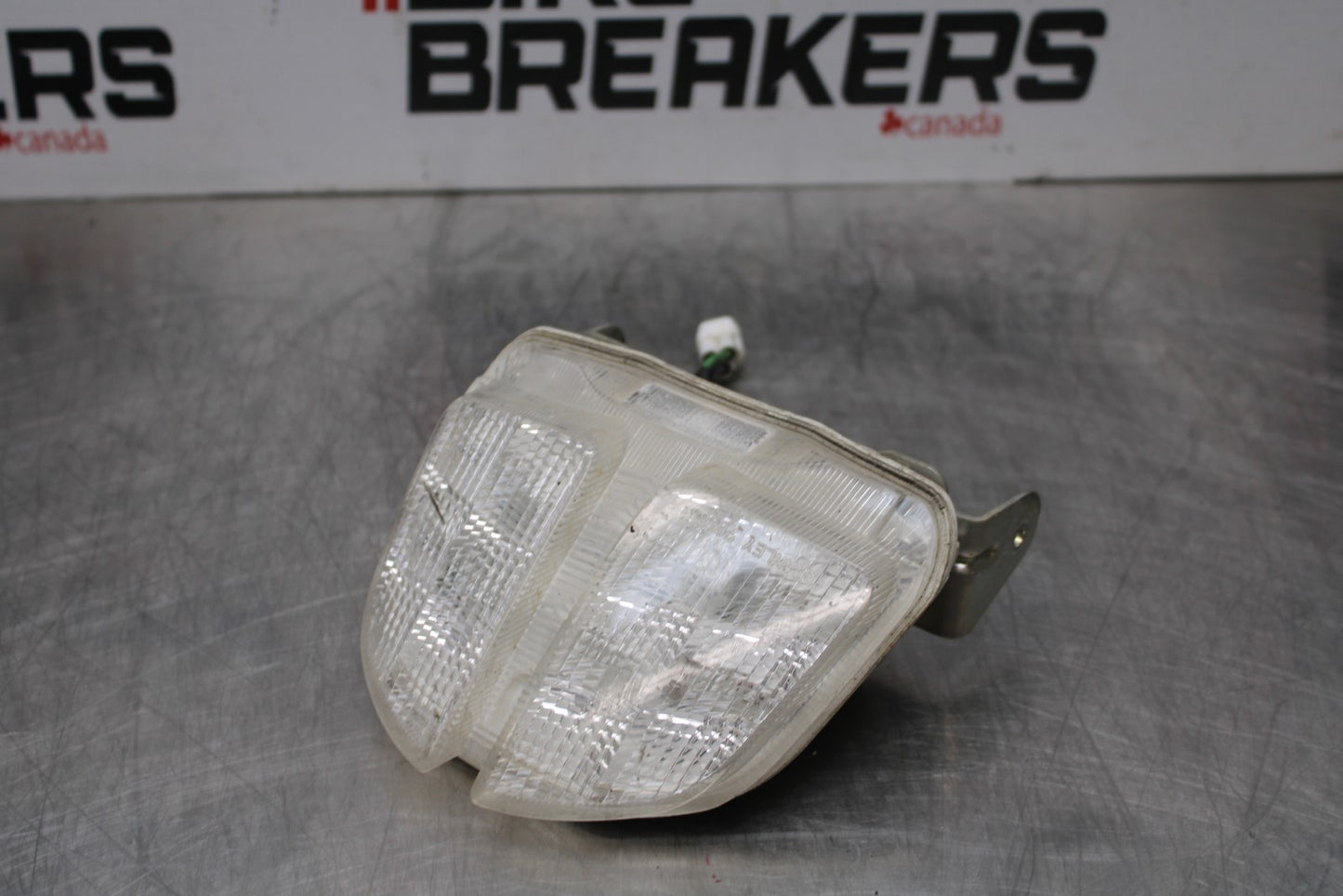 06-07 SUZUKI GSXR 600 REAR TAIL TAILLIGHT BACK BRAKE LIGHT BB178