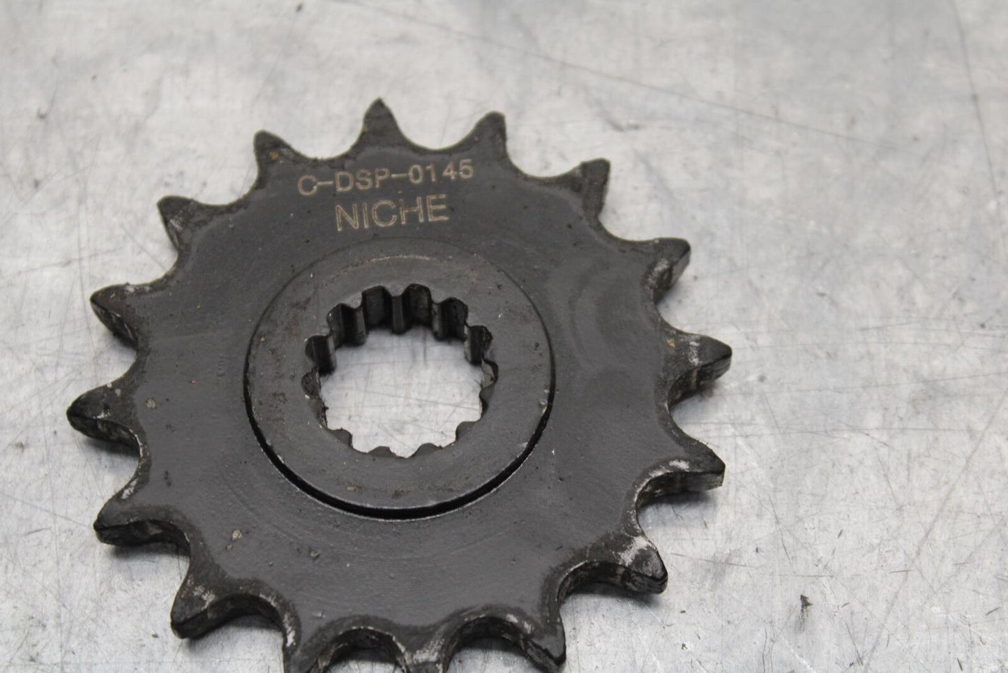 2007 Yamaha YZF R6 FRONT SPROCKET 2C0-17460-00-00 BB590