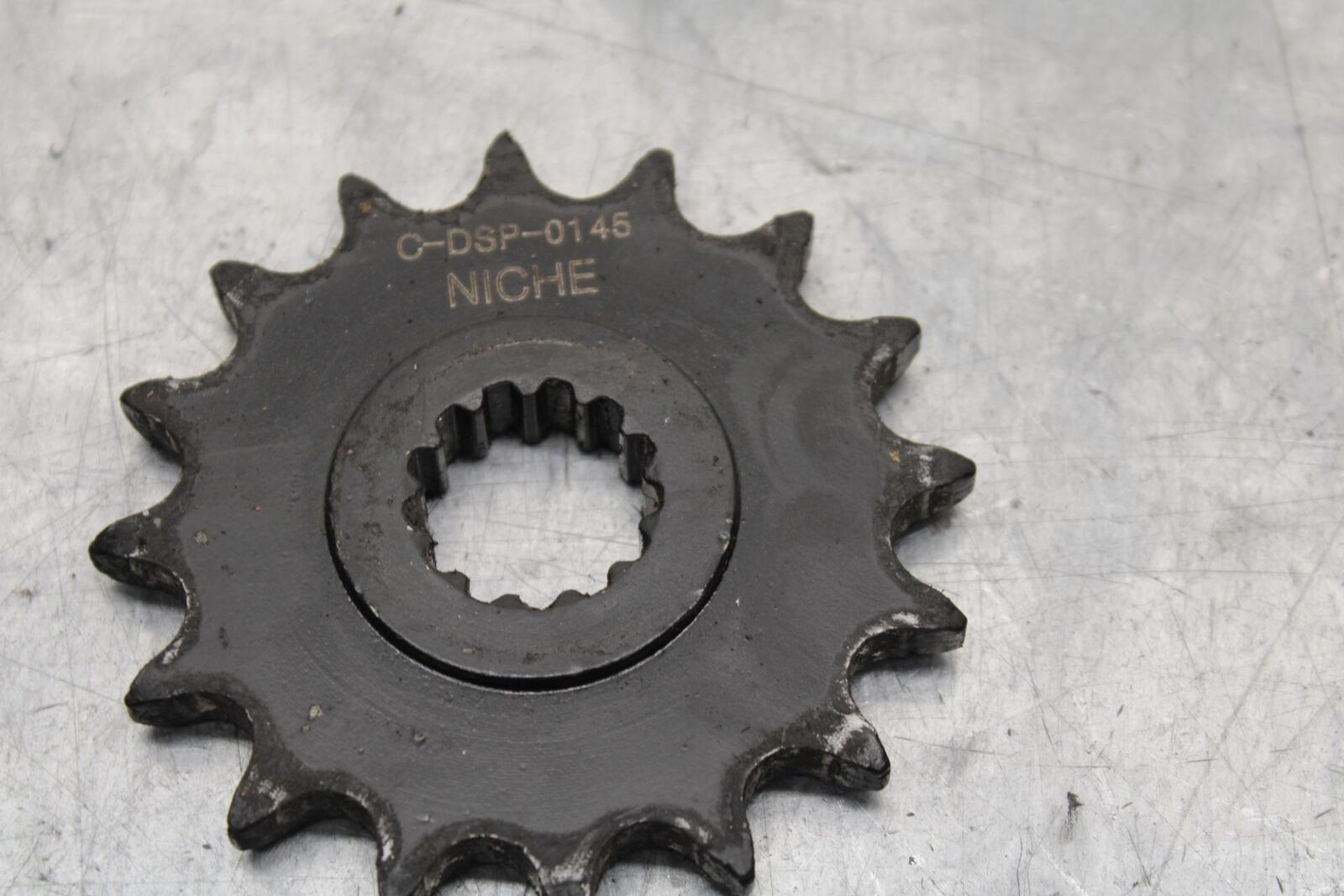 2007 Yamaha YZF R6 FRONT SPROCKET 2C0-17460-00-00 BB590
