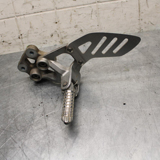 08-10 SUZUKI GSXR750 LEFT REARSET REAR SET DRIVER FOOT PEG REST STOP bb476 #B
