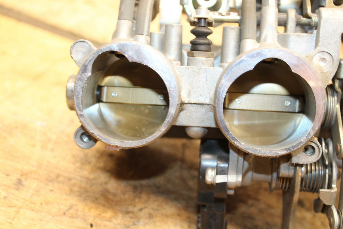 06-15 YAMAHA FZ1 MAIN FUEL INJECTORS / THROTTLE BODIES BB326