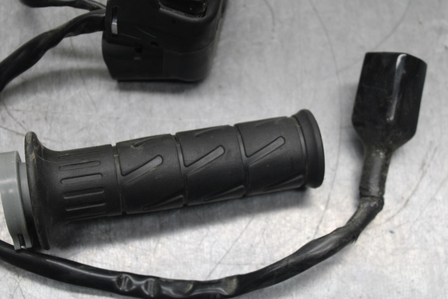 18-23 KAWASAKI NINJA 400 EX400 ABS RIGHT CLIP ON KILL OFF START SWITCH  BB747