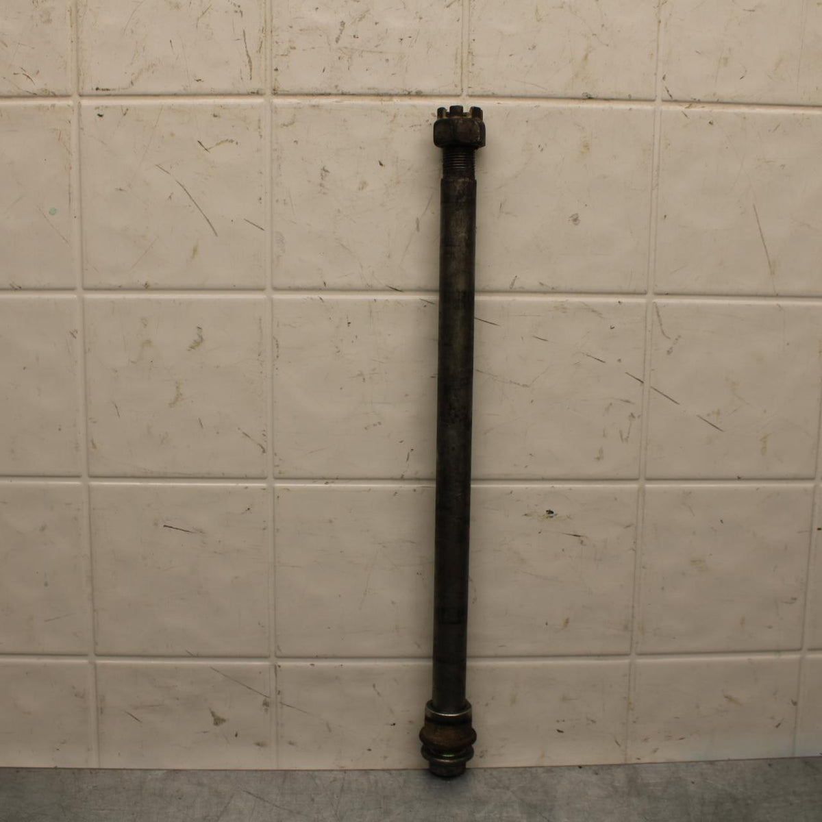 2006 Kawasaki Vulcan 900 VN900B Classic REAR AXLE BACK WHEEL PIVOT BOLT  BB585