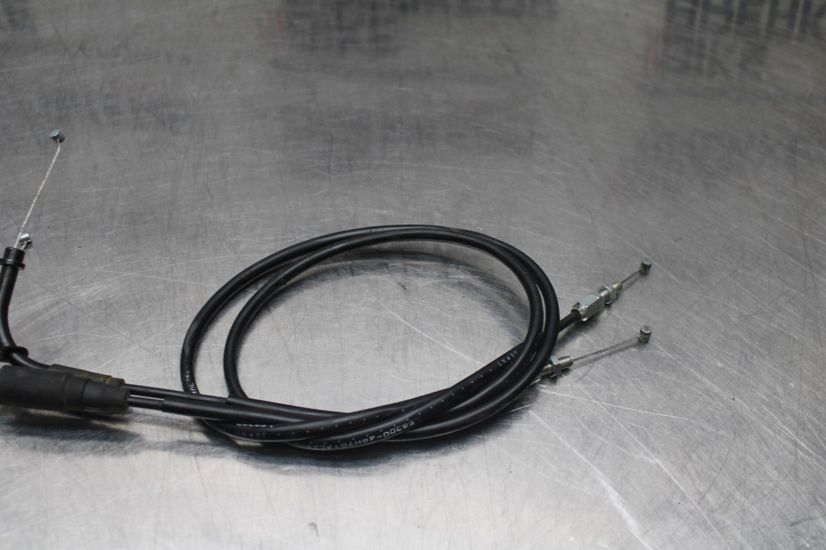 15 SUZUKI GW250F THROTTLE CABLES LINES BB789