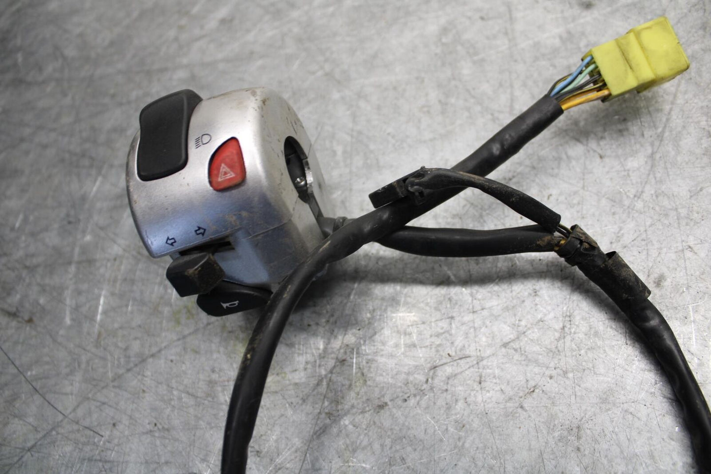 2007 Suzuki Boulevard M50B LEFT CLIP ON HANDLE HORN SIGNALS SWITCH BB537