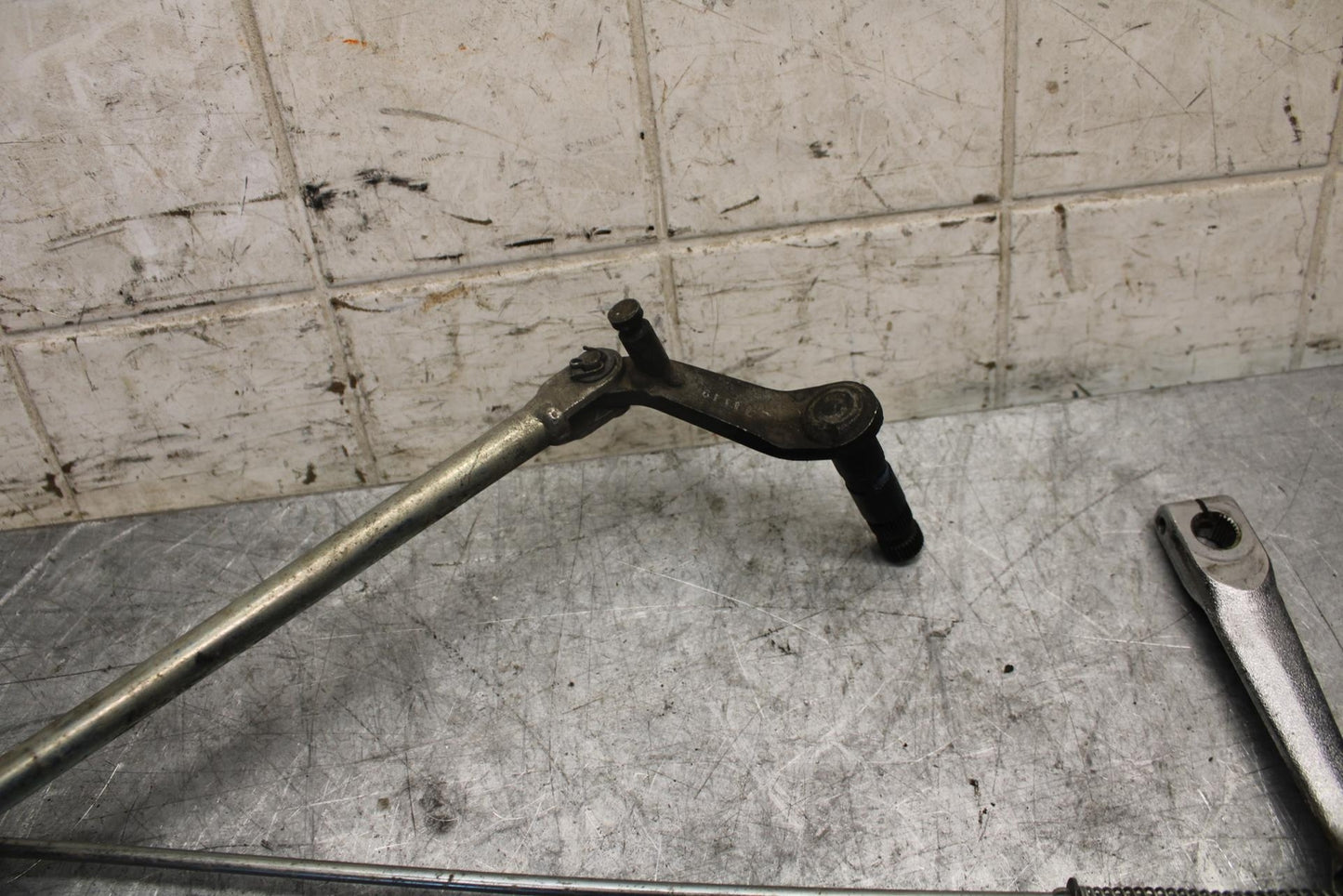 2007 Suzuki Boulevard M50B REAR BACK BRAKE TORQUE ROD SHAFT BAR BB537