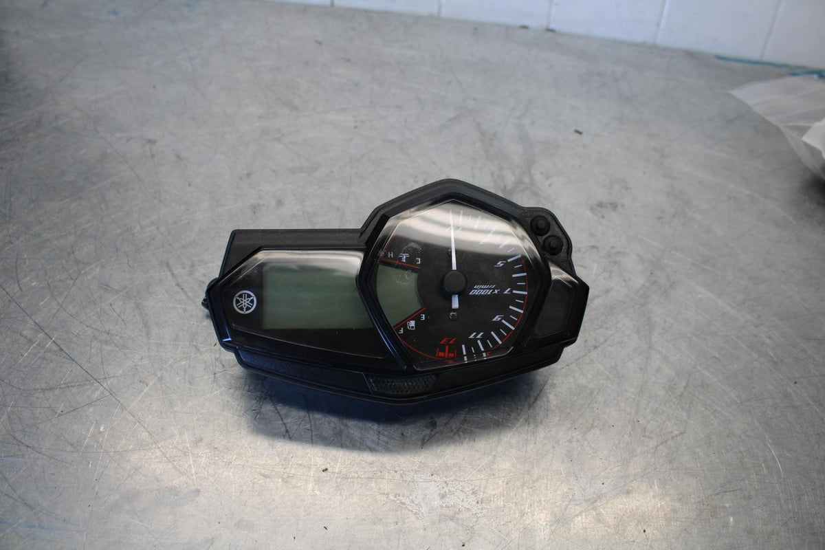 17-18 YAMAHA YZF R3 SPEEDO TACH GAUGES DISPLAY CLUSTER SPEEDOMETER  BB438 