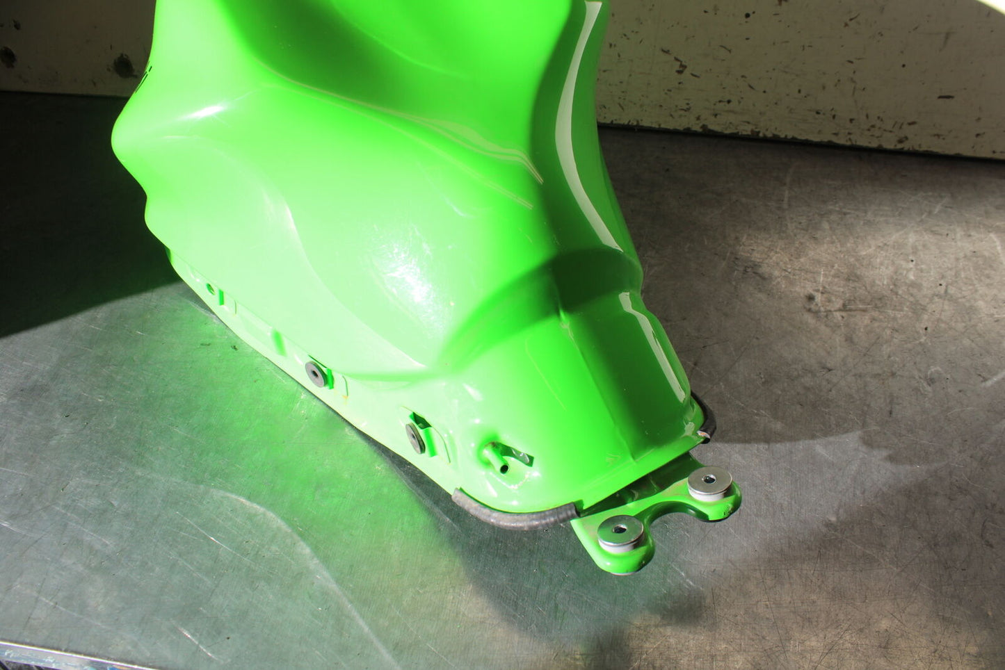 18-24 KAWASAKI NINJA 650 GAS TANK FUEL CELL PETROL RESERVOIR BB725