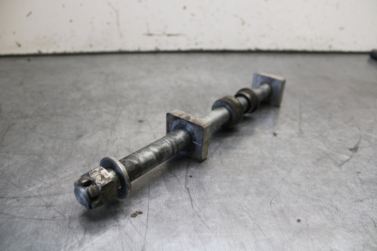 12-17 KAWASAKI ER-6N Z650 REAR AXLE BACK WHEEL RIM PIVOT BOLT AXEL BB709