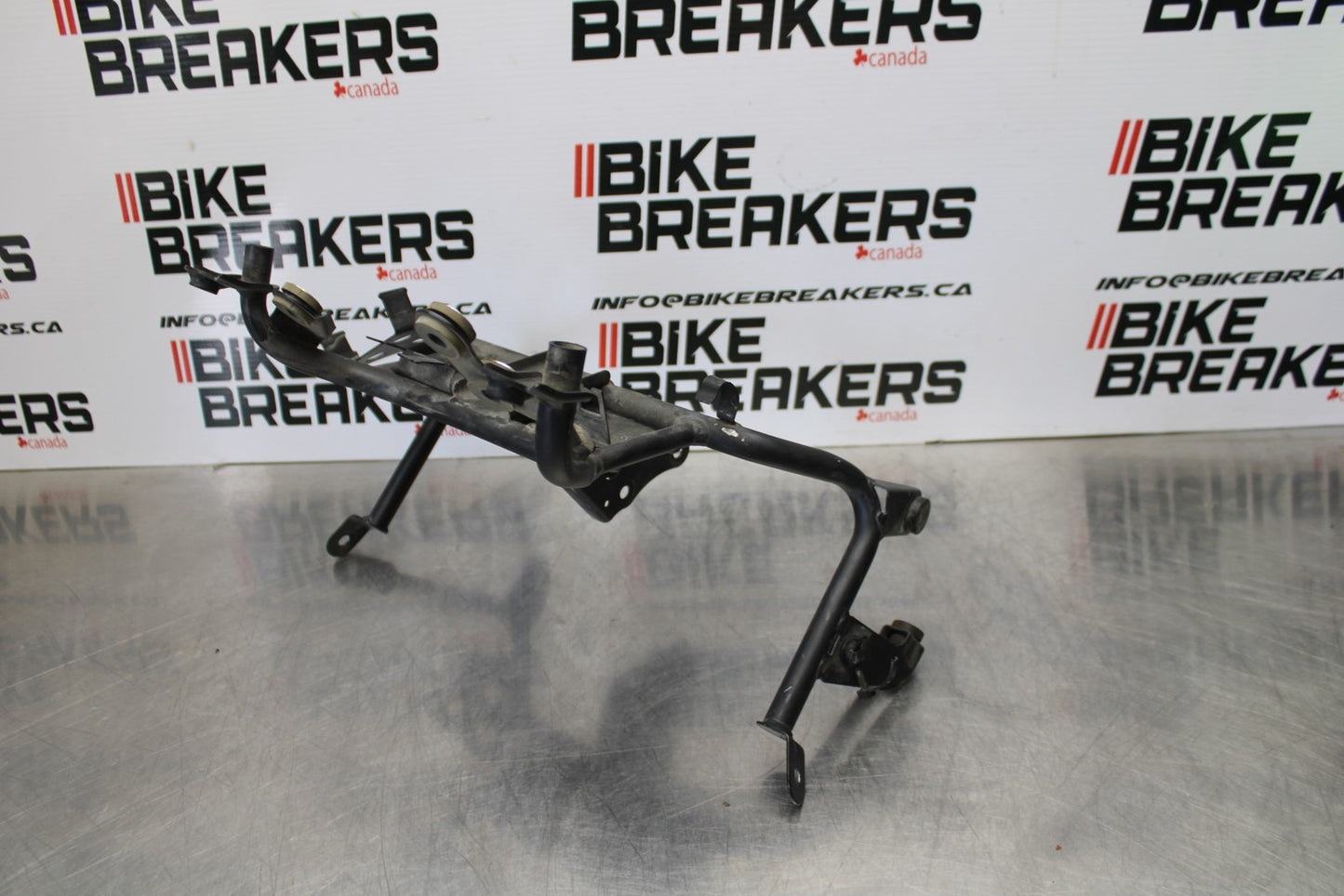 08-18 KAWASAKI KLR650 UPPER FAIRING MIRROR GAUGES STAY BRACKET BB183