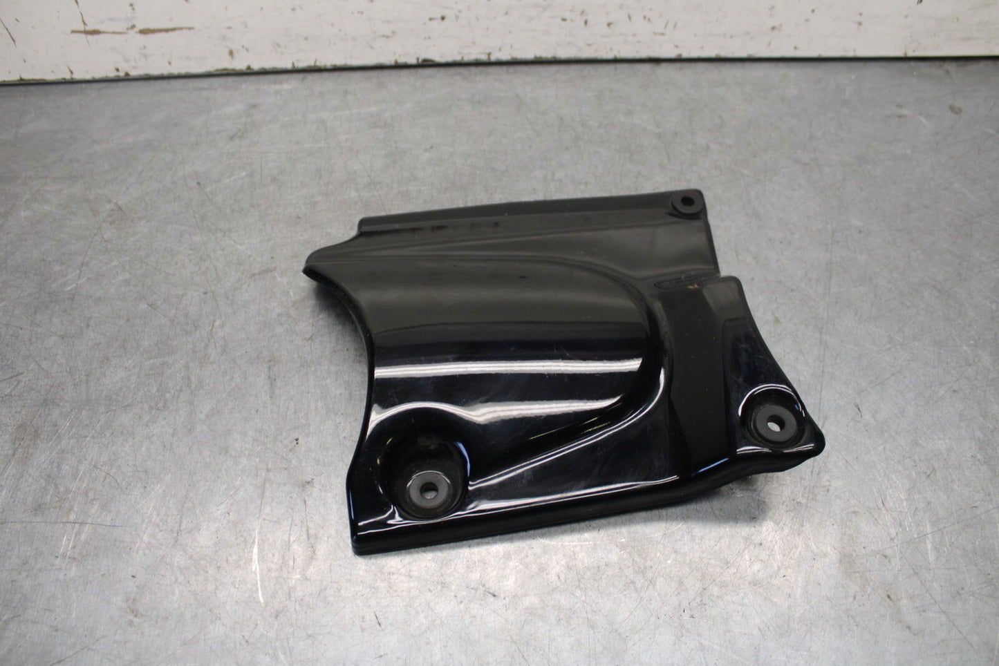 05-06 SUZUKI BOULEVARD M50 ENGINE SPROCKET COVER BB671