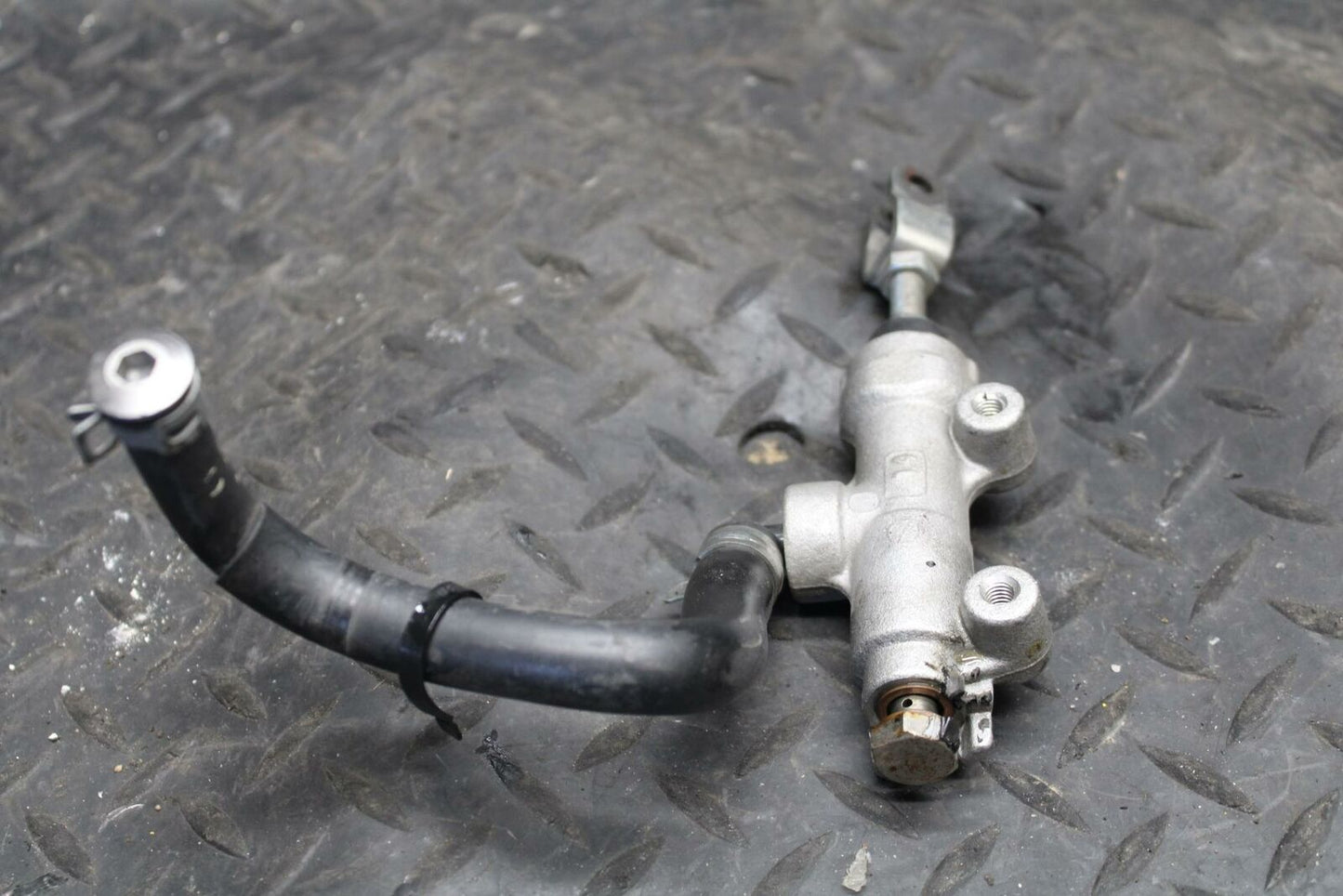 08-09 SUZUKI GSXR600 REAR BACK BRAKE MASTER CYLINDER BB226