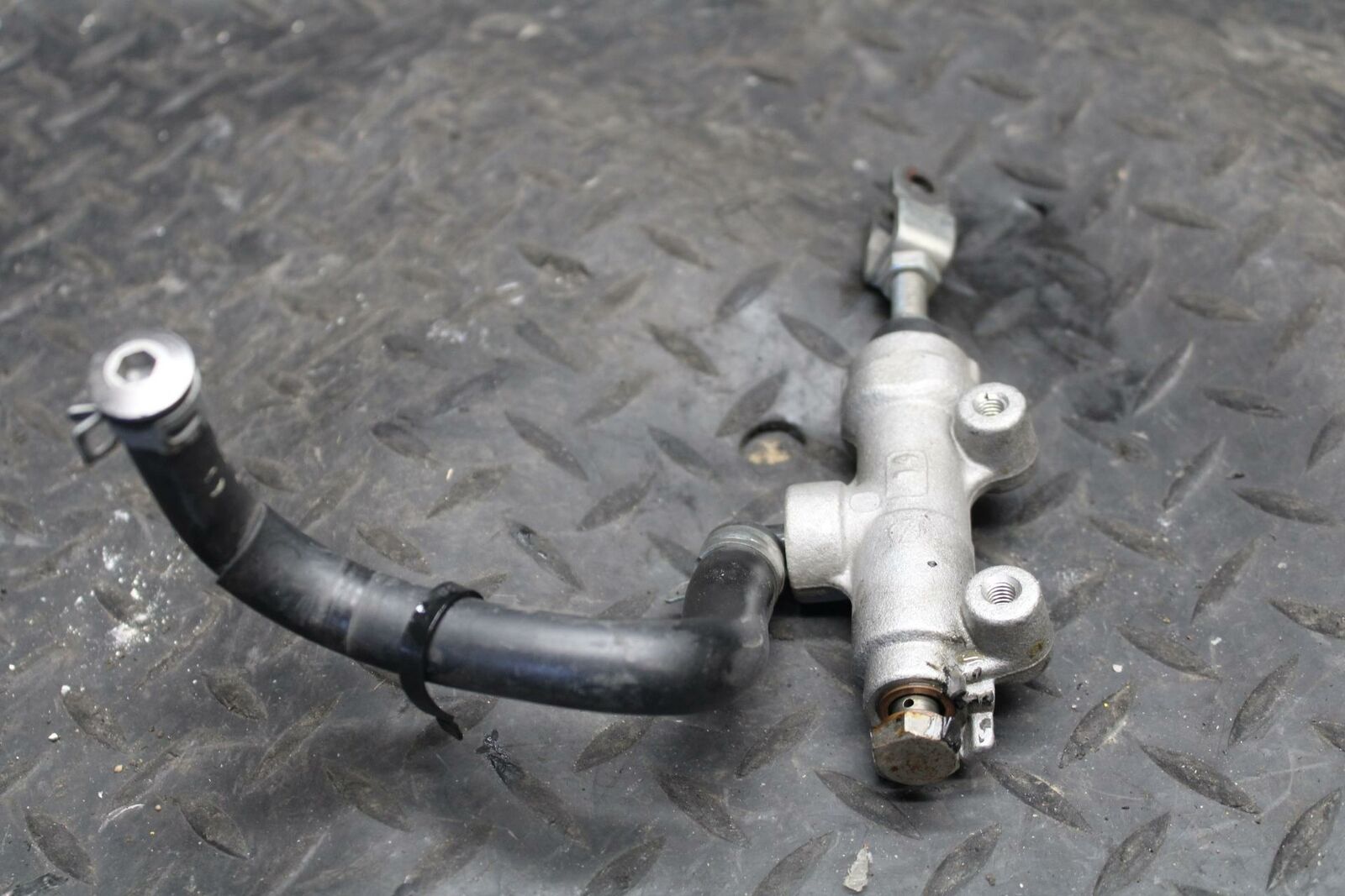 08-09 SUZUKI GSXR600 REAR BACK BRAKE MASTER CYLINDER BB226