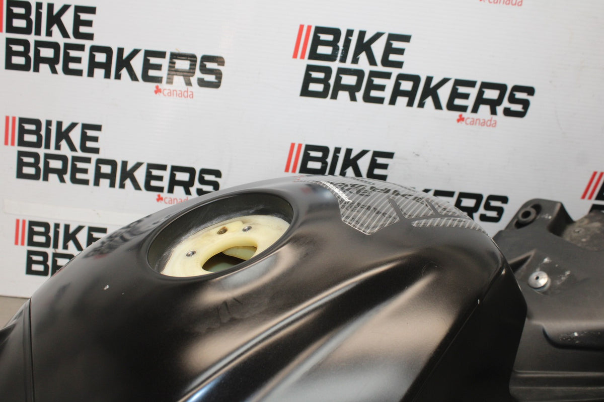 15 APRILIA RSV4 FACTORY APRC ABS GAS TANK FUEL CELL PETROL RESERVOIR BB901