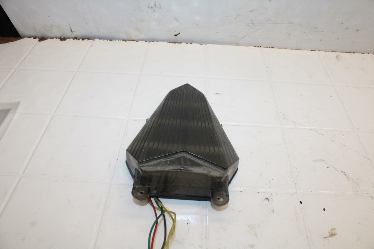 08-16 YAMAHA YZF R6 REAR TAIL TAILLIGHT BACK BRAKE LIGHT BB406