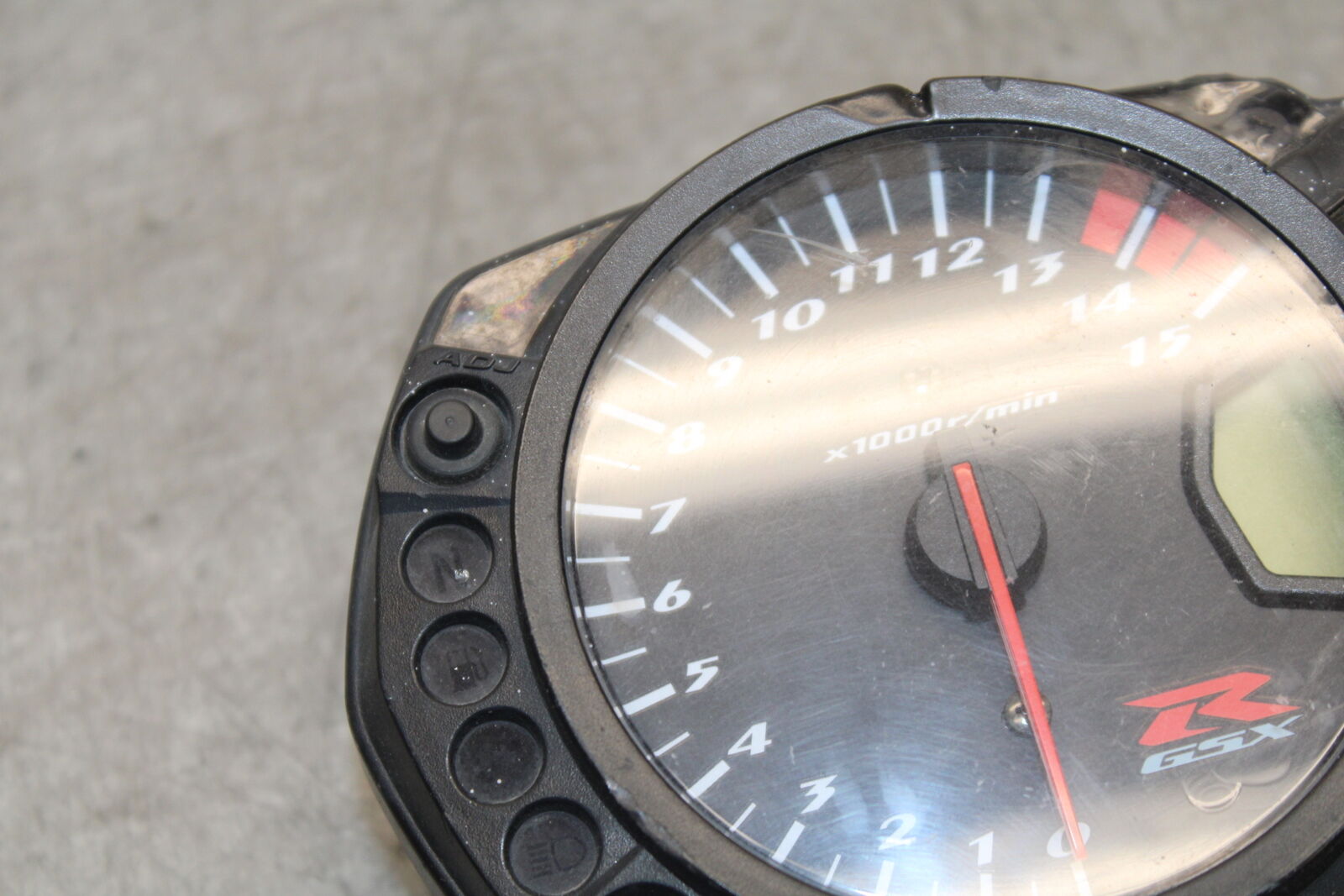 05-06 SUZUKI GSXR1000 SPEEDO TACH GAUGES CLUSTER SPEEDOMETER TACHOMETER BB677