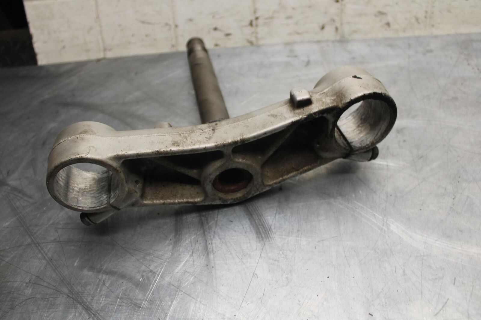 2003 Honda CBR600RR FRONT FORKS CLAMP LOWER TRIPLE TREE STEM 53219-MBW-J60 BB511