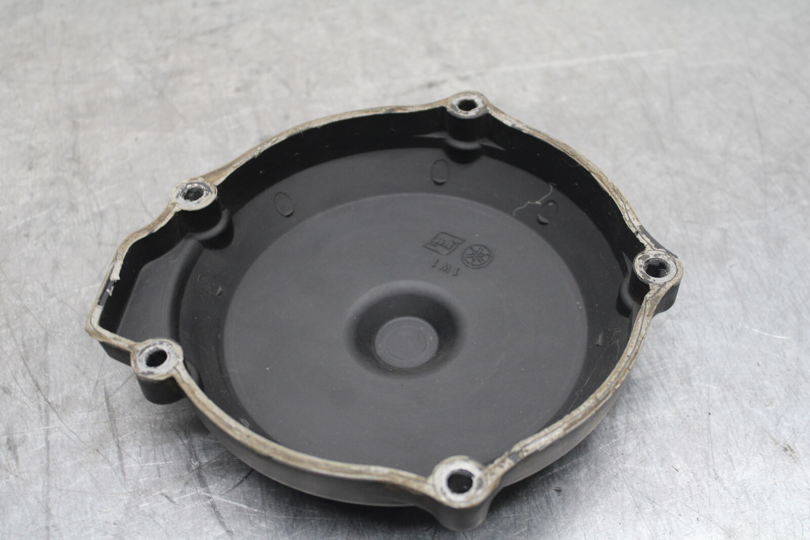 82-83 YAMAHA IT175 ENGINE MOTOR STATOR GENERATOR MAGNETO COVER BB108