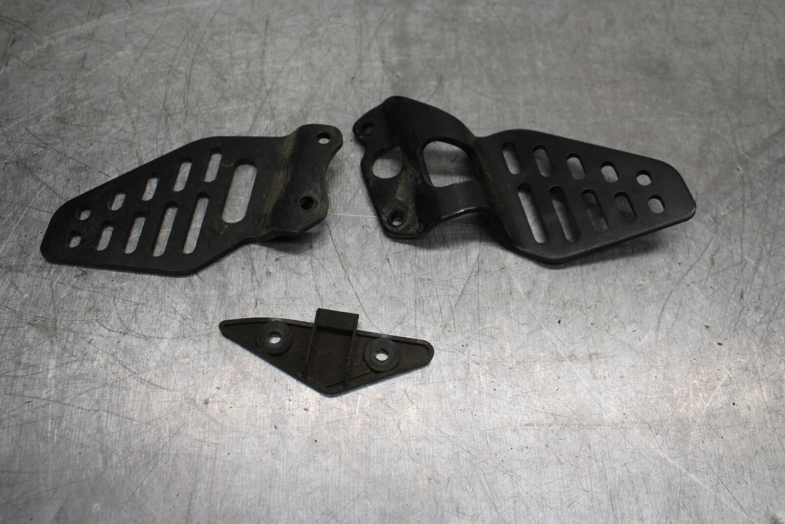 08-16 YAMAHA YZF R6 RIGHT & LEFT REARSET REAR SET HEEL GUARD COVER BB436