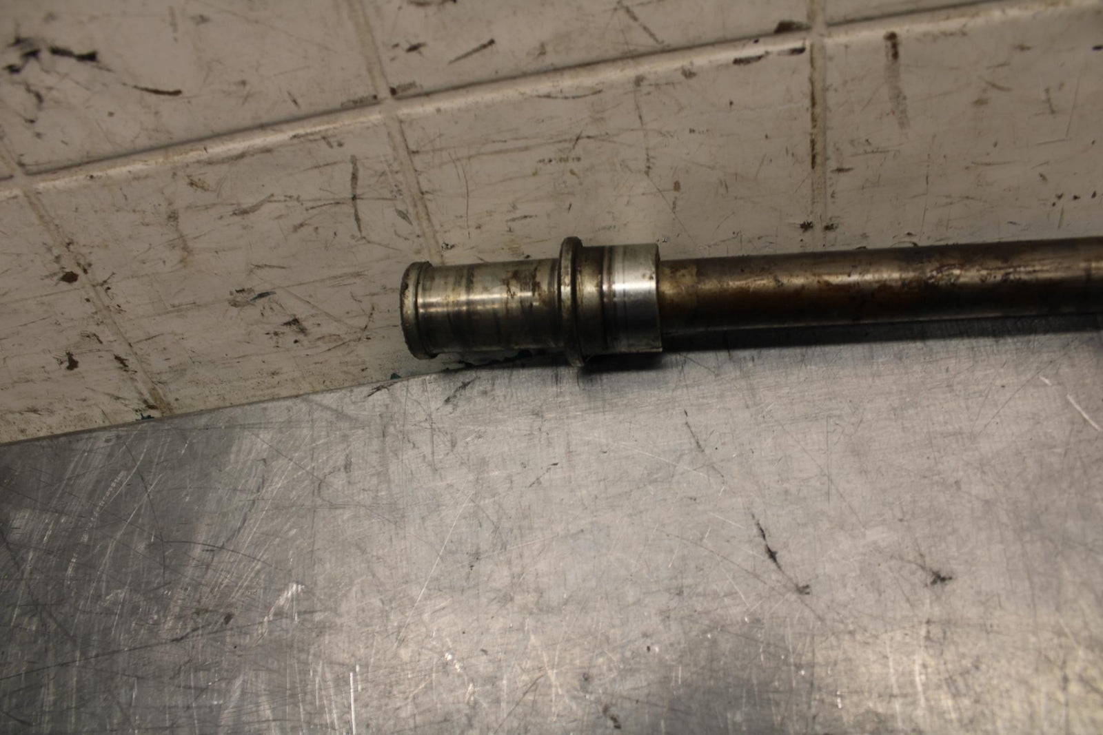 00-01 KAWASAKI ZZR600 FRONT WHEEL RIM AXLE PIVOT BOLT BB31