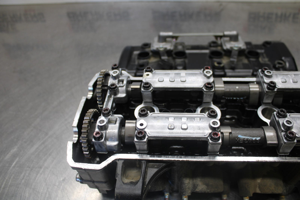 25 KAWASAKI Z900 1,659km ENGINE TOP END CYLINDER HEAD BB928
