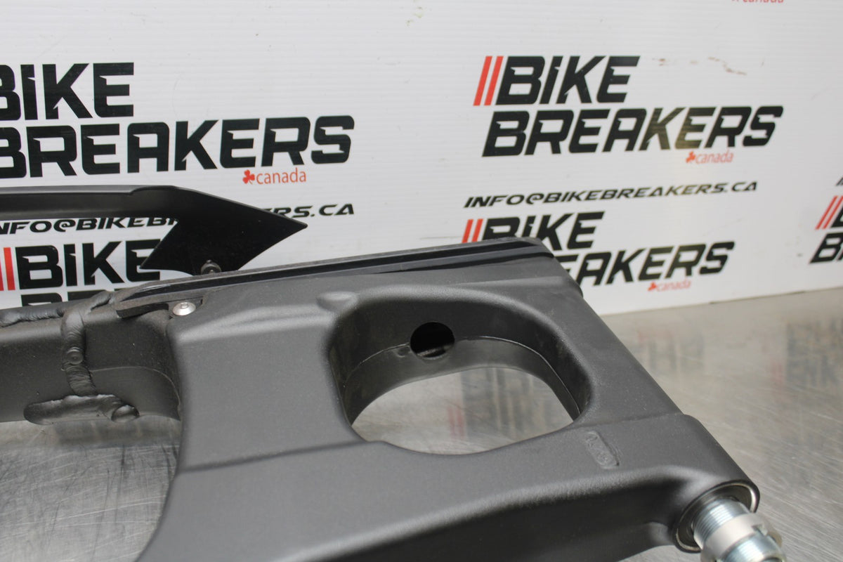 23-24 KAWASAKI NINJA ZX14R NEW!! REAR SWINGARM BACK SUSPENSION SWING ARM BB764