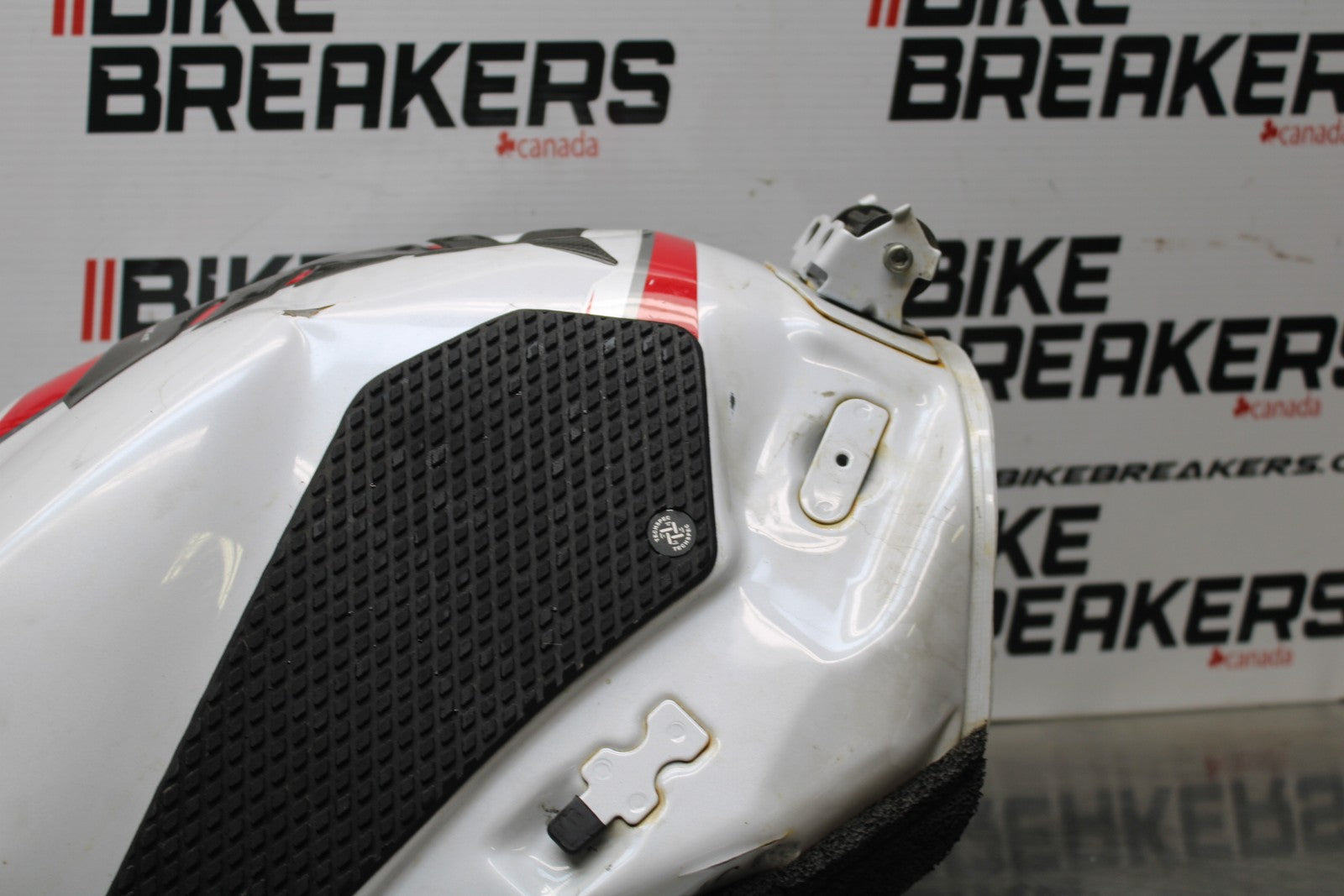07-08 YAMAHA YZF R1 GAS TANK FUEL CELL PETROL RESERVOIR BB771