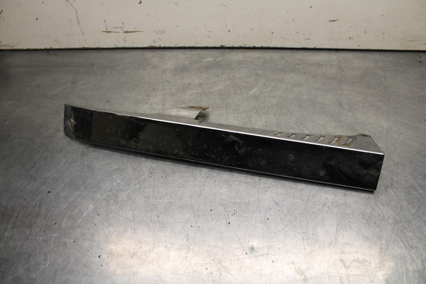 06-14 YAMAHA ROADLINER S XV1900S MAIN DRIVE CHAIN GUARD BB619
