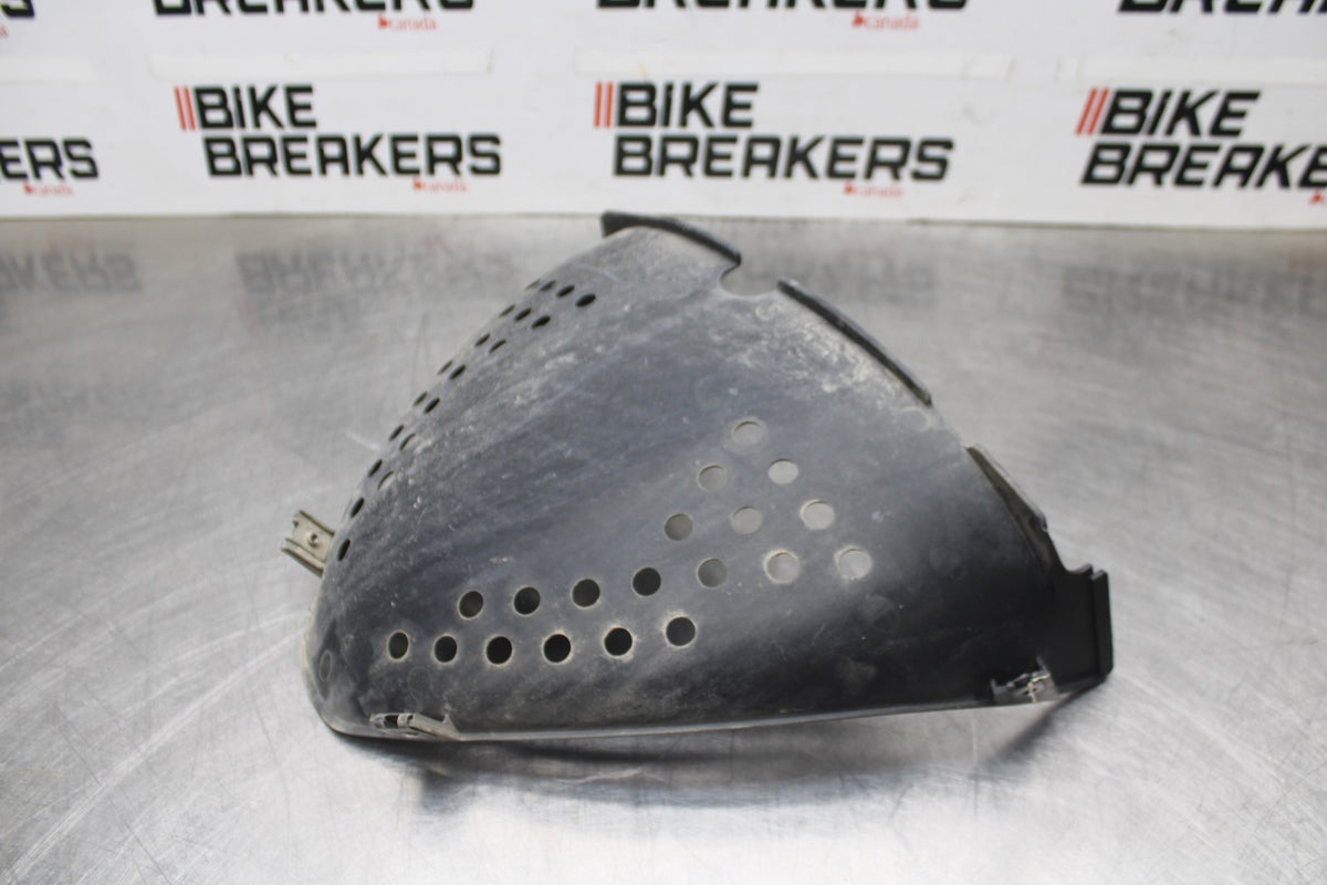 97-00 SUZUKI GSXR600 SRAD FRONT LOWER INNER EXHAUST V FAIRING COWL GUARD BB921