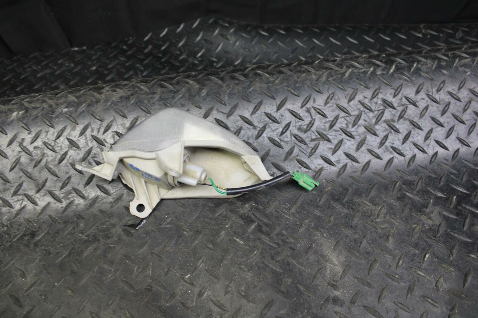 06-07 KAWASAKI NINJA ZX10R LEFT FRONT TURN SIGNAL LIGHT INDICATOR  BB186