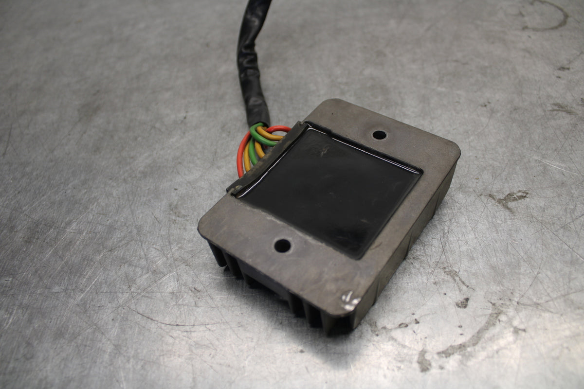 06-07 DUCATI MONSTER 695 OEM RECTIFIER VOLTAGE REGULATOR BB674