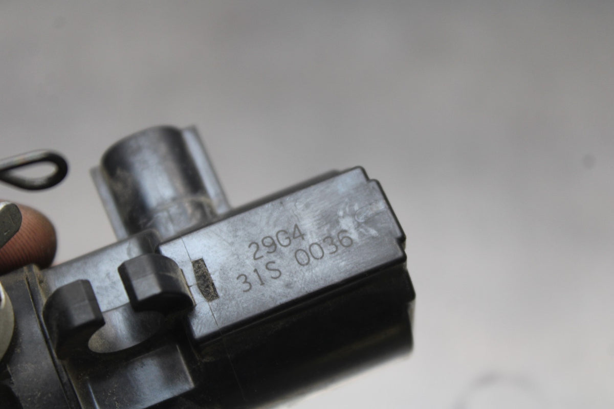 09 SUZUKI GSXR1000 AIR VALVE SOLENOID TOP ENGINE SWITCH SENSOR BB777