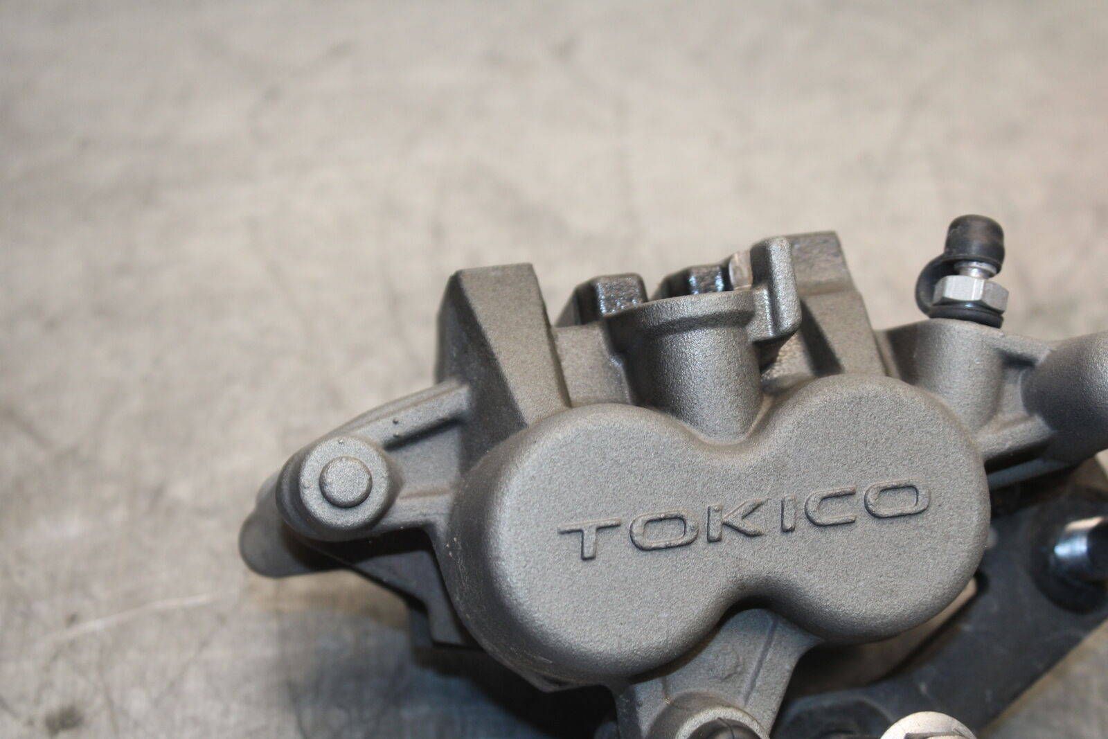 12-17 KAWASAKI ER-6N Z650 RIGHT LEFT FRONT BRAKE CALIPER SET PAIR CALIPERS BB709