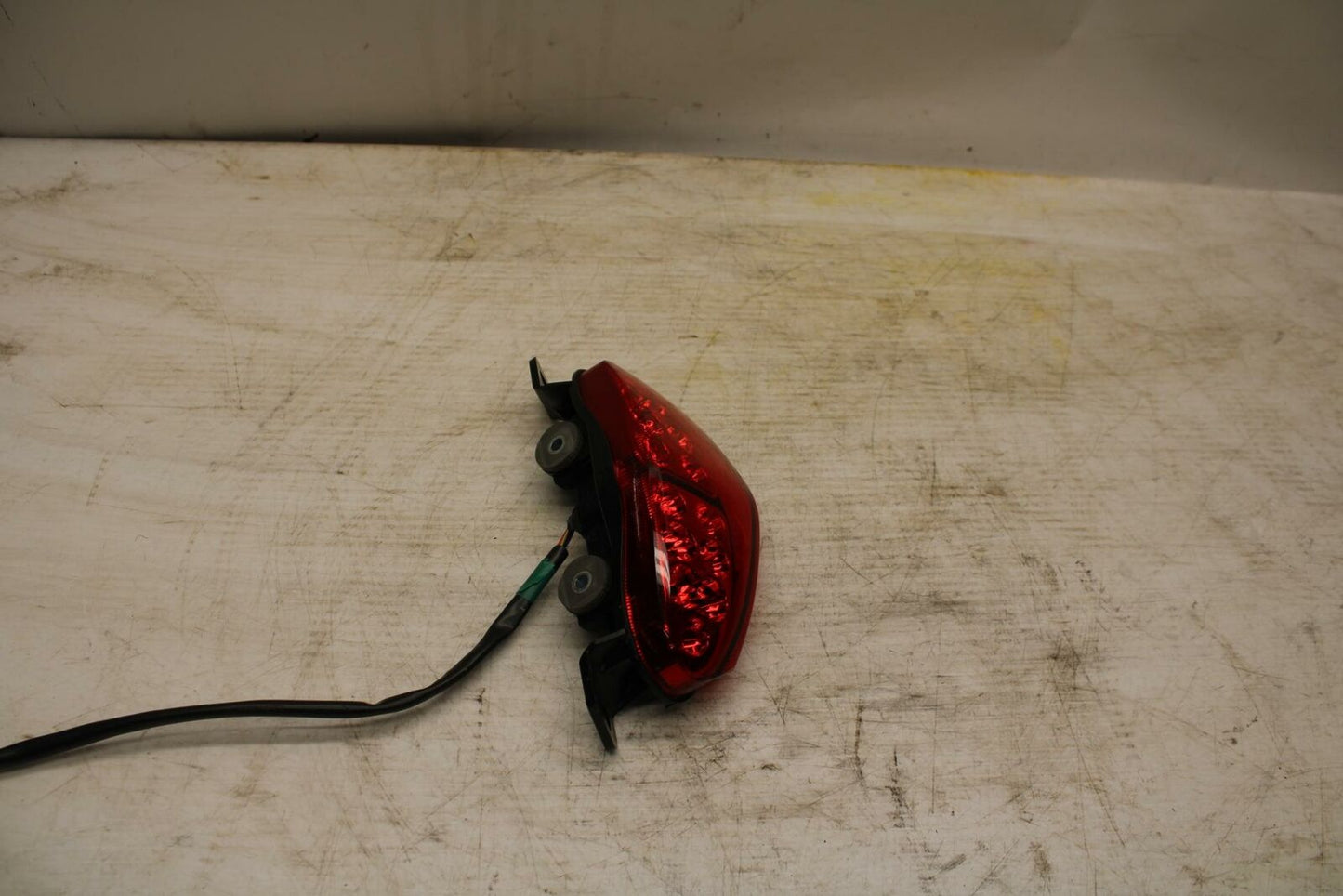 11-12 KAWASAKI NINJA 400 EX400 C REAR TAIL TAILLIGHT BACK BRAKE LIGHT BB358